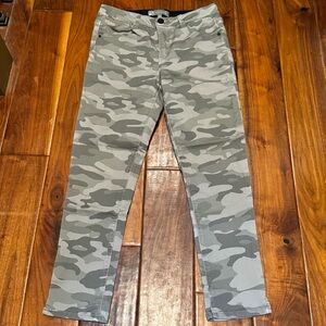 Wit & Wisdom Camo size 4